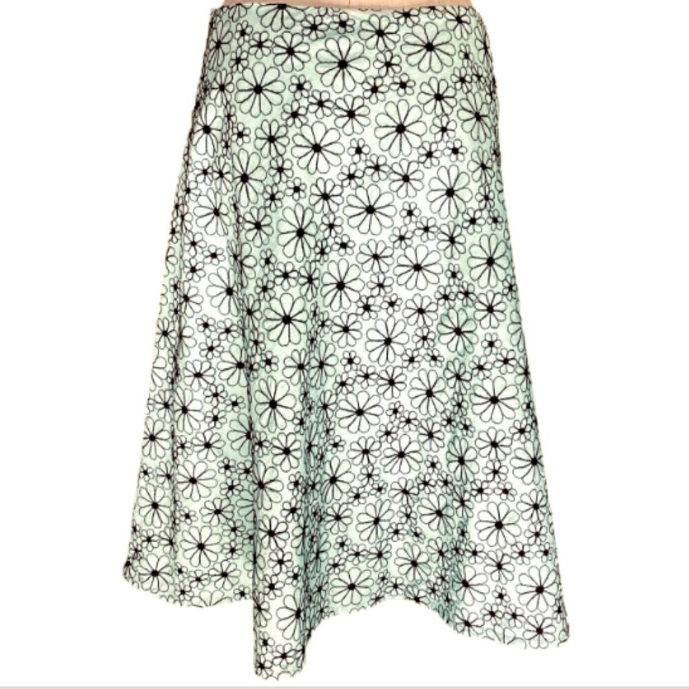 Josephine Chaus Cotton Skirt Light Blue w/ Black Embroidered Flowers Sz 8 #176L